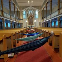 riippumattoja Someron kirkossa