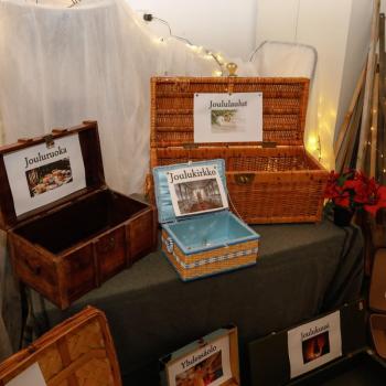 Sakastissa matkaan annettu avain piti jättää majatalon puoriin siihen arkkuun mikä joulussa oli tärkeintä.